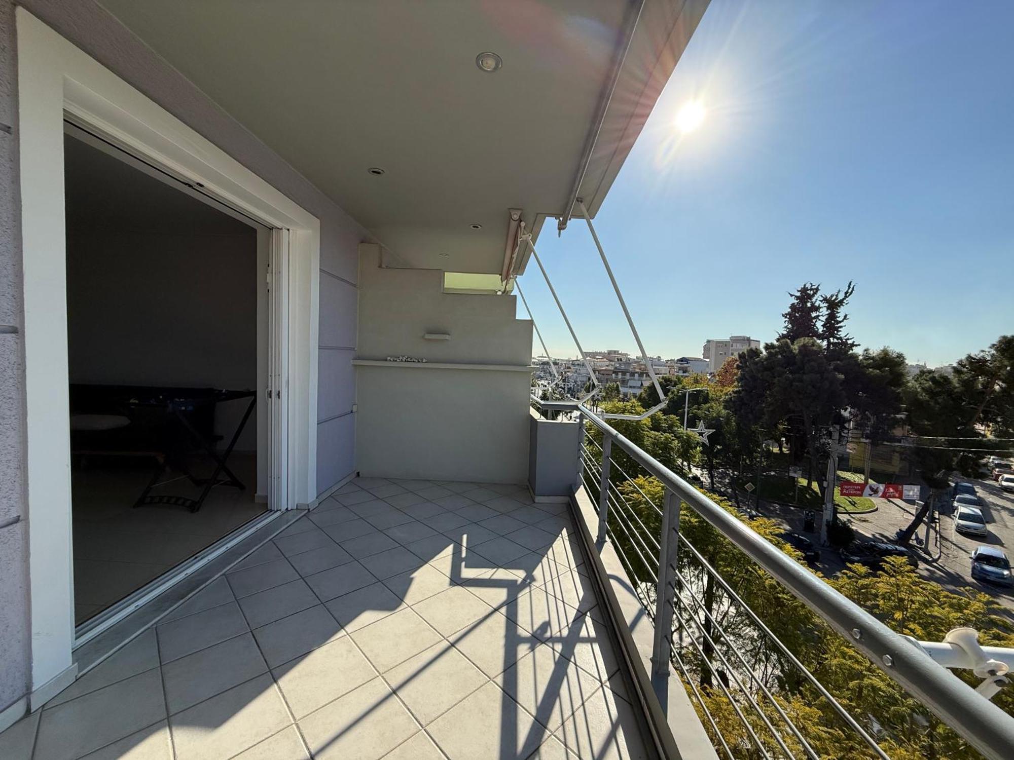Sunny Home: Acropolis View with Private Jacuzzi Athens Room photo